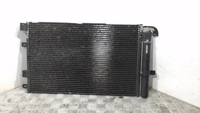 Usagé Radiateur clim Jaguar XF (CC9) 3.0 D V6 24V Prix € 63,00 Règlement à la marge proposé par Binckhorst BV