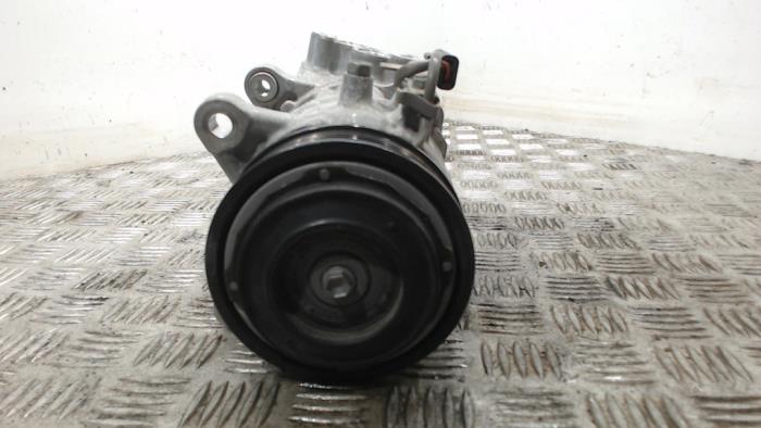 Usagé Pompe clim BMW 1 serie (F20) 120i 2.0 16V Prix € 105,00 Règlement à la marge proposé par Binckhorst BV