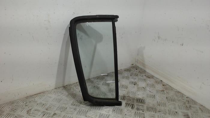 Usados Ventanilla triangular derecha detrás Suzuki Swift (ZA/ZC/ZD1/2/3/9) 1.3 VVT 16V Precio € 31,50 Norma de margen ofrecido por Binckhorst BV