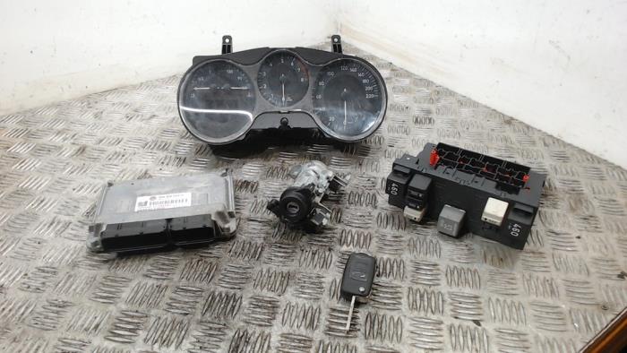 Used Ignition lock + computer Seat Leon (1P1) 1.6 Price € 131,25 Margin scheme offered by Binckhorst BV