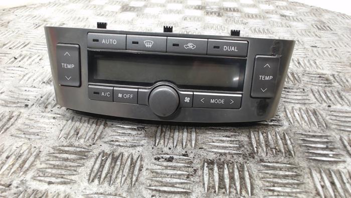Begagnade Värmekontrollpanel Toyota Avensis Wagon (T25/B1E) 1.8 16V VVT-i Pris € 31,50 Marginaltabell erbjuds av Binckhorst BV