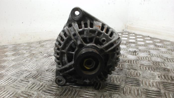 Gebrauchte Dynamo Mercedes E (W211) 2.6 E-240 V6 18V Preis € 78,75 Margenregelung angeboten von Binckhorst BV