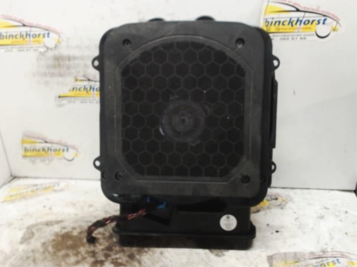 Używane Subwoofer BMW 2 serie Gran Tourer (F46) 218i 1.5 TwinPower Turbo 12V Cena € 42,00 Procedura marży oferowane przez Binckhorst BV
