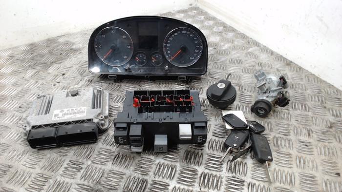 Used Ignition lock + computer Volkswagen Caddy III (2KA,2KH,2CA,2CH) 2.0 TDI DPF Price € 157,50 Margin scheme offered by Binckhorst BV