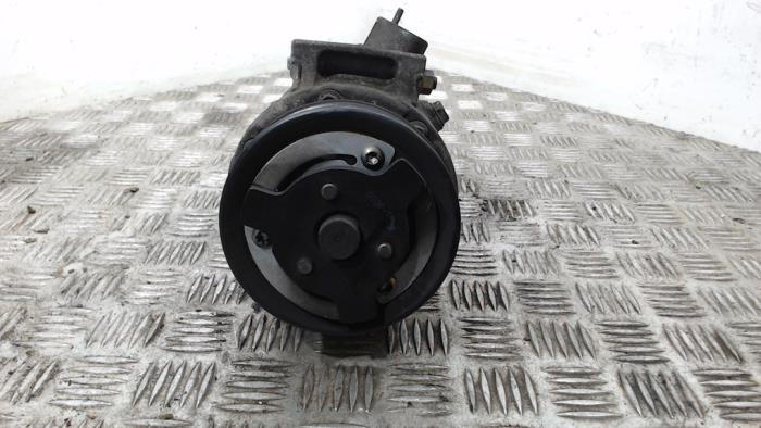 Usagé Pompe clim Volkswagen Caddy III (2KA,2KH,2CA,2CH) 2.0 TDI DPF Prix € 52,50 Règlement à la marge proposé par Binckhorst BV