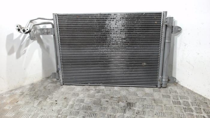 Usagé Radiateur clim Volkswagen Caddy III (2KA,2KH,2CA,2CH) 2.0 TDI DPF Prix € 31,50 Règlement à la marge proposé par Binckhorst BV