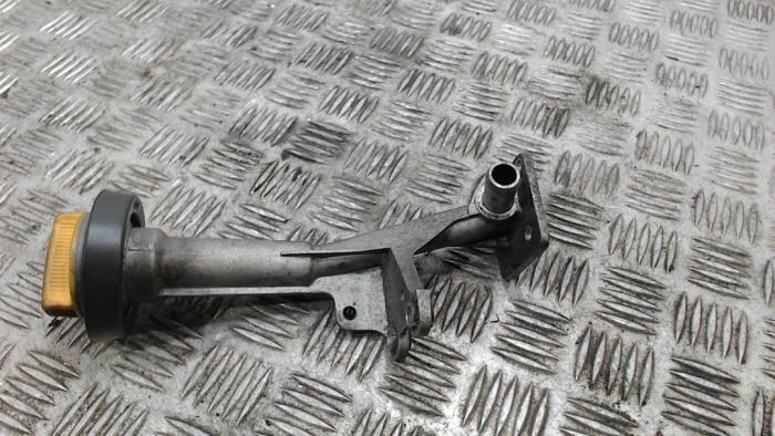 Gebrauchte Öl Füllrohr Alfa Romeo MiTo (955) 1.3 JTDm 16V Preis € 26,25 Margenregelung angeboten von Binckhorst BV
