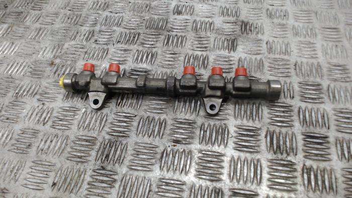 Usagé Système d'injection Alfa Romeo MiTo (955) 1.3 JTDm 16V Prix € 42,00 Règlement à la marge proposé par Binckhorst BV
