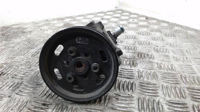 Usagé Pompe direction assistée Audi A4 (B7) 2.0 TDI 16V Prix € 52,50 Règlement à la marge proposé par Binckhorst BV