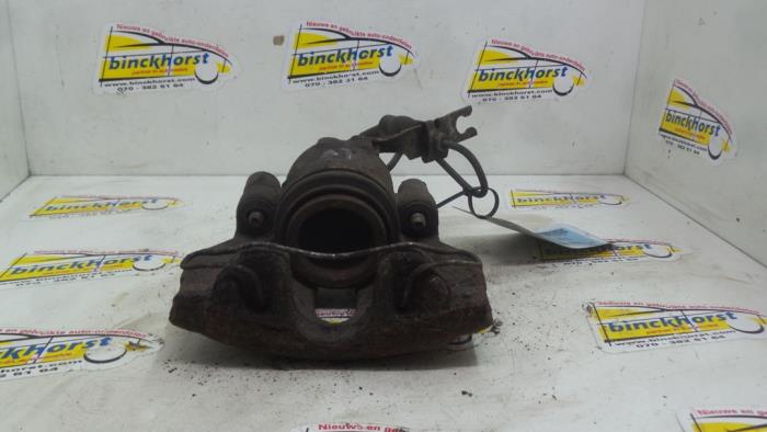 Usagé Etrier de frein avant gauche Volkswagen Passat Variant (3B5) 1.9 TDI 110 Prix € 42,00 Règlement à la marge proposé par Binckhorst BV