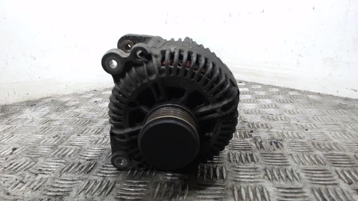 Usagé Dynamo Volkswagen Passat (3C2) 2.0 TDI 140 Prix € 78,75 Règlement à la marge proposé par Binckhorst BV