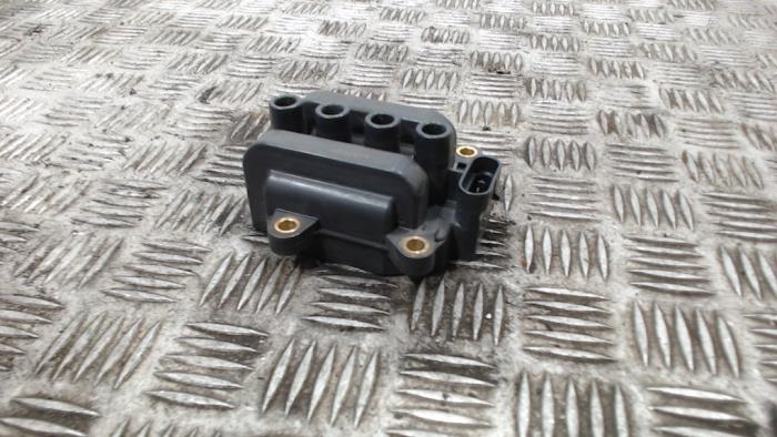 Usagé Bobine Renault Clio III (BR/CR) 1.2 16V 75 Prix € 21,00 Règlement à la marge proposé par Binckhorst BV
