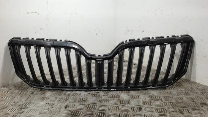 Używane Grill Skoda Yeti (5LAC) 1.4 TSI 16V Cena € 42,00 Procedura marży oferowane przez Binckhorst BV