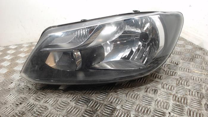 Używane Reflektor lewy Volkswagen Caddy III (2KA,2KH,2CA,2CH) 1.6 TDI 16V Cena € 131,25 Procedura marży oferowane przez Binckhorst BV