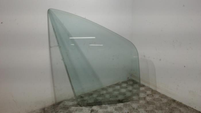 Usados Ventanilla triangular derecha delante Ford Transit Custom 2.2 TDCi 16V Precio € 36,75 Norma de margen ofrecido por Binckhorst BV