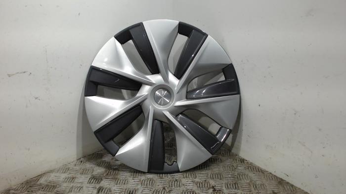 Używane Kolpak Tesla Model Y (5YJY) RWD Cena € 26,25 Procedura marży oferowane przez Binckhorst BV