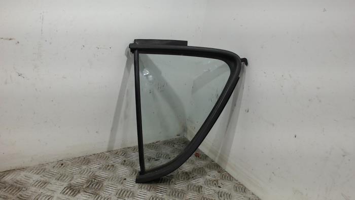 Usados Ventanilla triangular izquierda detrás Suzuki Splash 1.0 12V Precio € 31,50 Norma de margen ofrecido por Binckhorst BV
