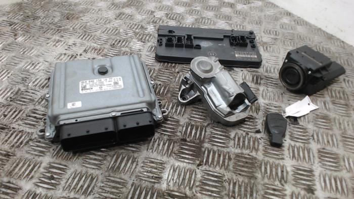 Used Ignition lock + computer Mercedes Vito (639.6) 2.2 111 CDI 16V Price € 157,50 Margin scheme offered by Binckhorst BV