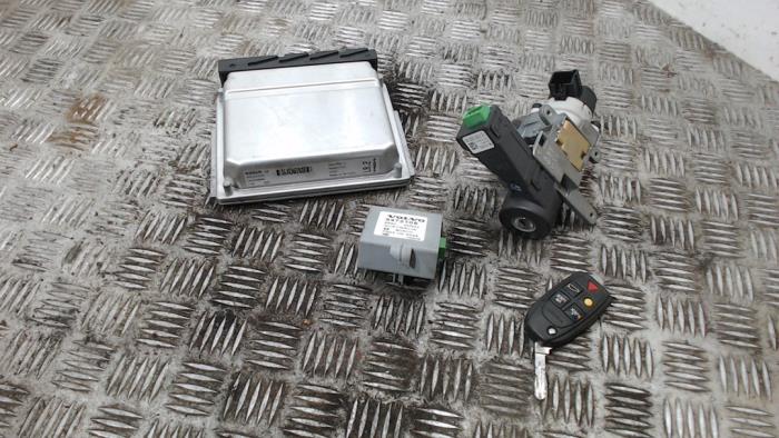 Used Ignition lock + computer Volvo XC90 I 2.4 D5 20V Price € 103,95 Margin scheme offered by Binckhorst BV