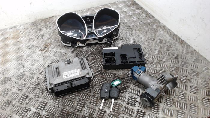 Used Ignition lock + computer Ford Fiesta 6 (JA8) 1.0 EcoBoost 12V 100 Price € 157,50 Margin scheme offered by Binckhorst BV