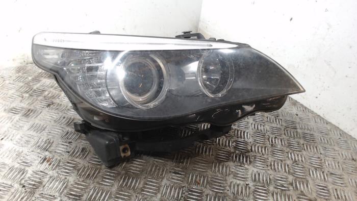 Używane Reflektor prawy BMW 5 serie (E60) 525d 24V Cena € 131,25 Procedura marży oferowane przez Binckhorst BV