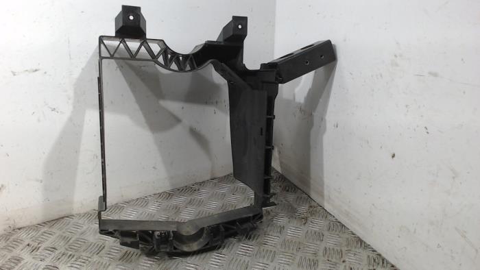 Begagnade Framdelsstöd Landrover Range Rover Sport (LW) 3.0 SDV6 Pris € 31,50 Marginaltabell erbjuds av Binckhorst BV