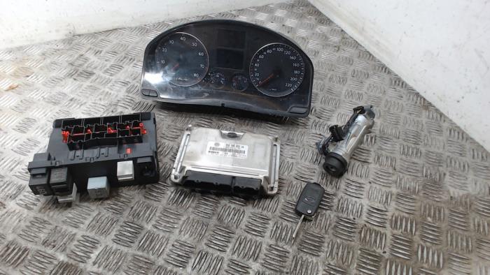 Used Ignition lock + computer Volkswagen Golf V (1K1) 1.4 16V Price € 157,50 Margin scheme offered by Binckhorst BV