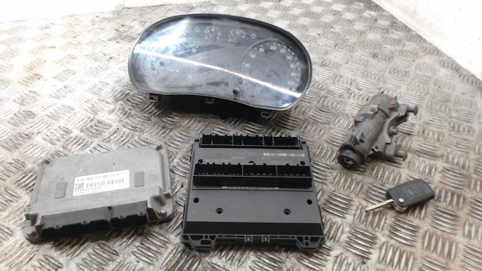 Used Ignition lock + computer Volkswagen Polo IV (9N1/2/3) 1.2 12V Price € 157,50 Margin scheme offered by Binckhorst BV