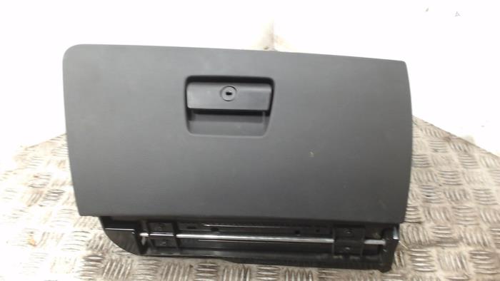 Begagnade Handskfack BMW 3 serie Touring (E91) 320i 16V Pris € 26,25 Marginaltabell erbjuds av Binckhorst BV