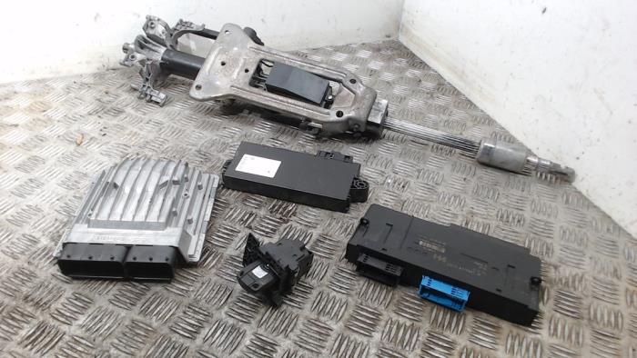Used Ignition lock + computer BMW 3 serie Touring (E91) 320i 16V Price € 145,95 Margin scheme offered by Binckhorst BV