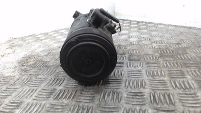 Usagé Pompe clim BMW 3 serie Touring (E91) 320i 16V Prix € 52,50 Règlement à la marge proposé par Binckhorst BV