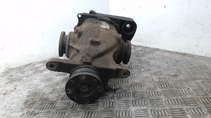 Begagnade Bakre differential BMW 3 serie Touring (E91) 320i 16V Pris € 315,00 Marginaltabell erbjuds av Binckhorst BV