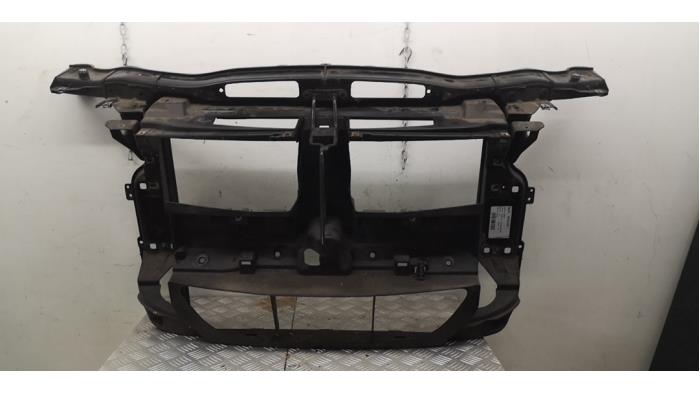Begagnade Front BMW 3 serie Touring (E91) 320i 16V Pris € 105,00 Marginaltabell erbjuds av Binckhorst BV