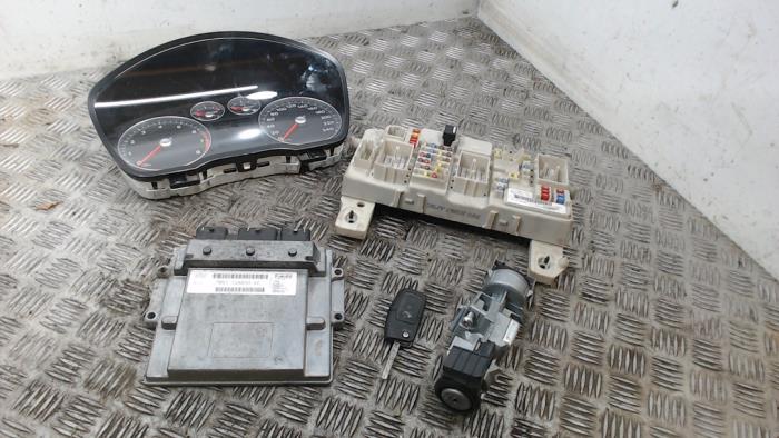 Used Ignition lock + computer Ford C-Max (DM2) 1.8 16V Price € 157,50 Margin scheme offered by Binckhorst BV