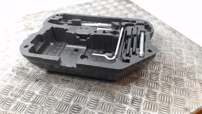 Używane Dzwignik Citroen C4 Picasso (UD/UE/UF) 1.6 16V VTi 120 Cena € 26,25 Procedura marży oferowane przez Binckhorst BV