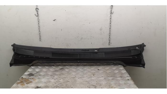 Używane Parawan Suzuki Splash 1.0 12V Cena € 26,25 Procedura marży oferowane przez Binckhorst BV