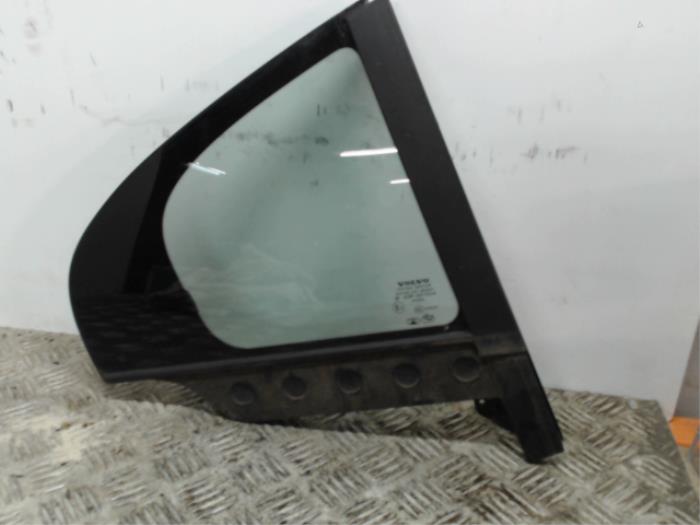 Usados Ventanilla triangular derecha detrás Volvo S60 II (FS) 2.0 D3 20V Precio € 42,00 Norma de margen ofrecido por Binckhorst BV
