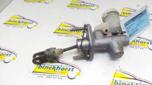 Usados Embrague cilindro maestro Mitsubishi L-200 2.5 DI-D 4x4 Precio € 42,00 Norma de margen ofrecido por Binckhorst BV
