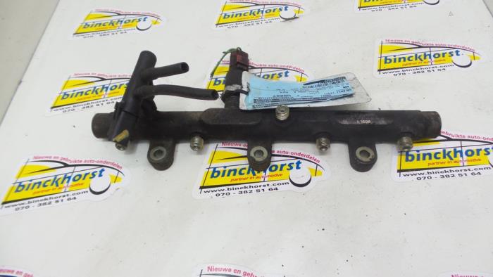 Gebrauchte Einspritzdüse (Einspritzer) Peugeot 406 Break (8E/F) 2.0 HDi 90 Preis € 63,00 Margenregelung angeboten von Binckhorst BV