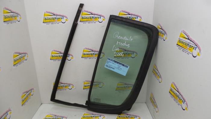 Usados Ventanilla triangular izquierda detrás Renault Modus Precio € 31,50 Norma de margen ofrecido por Binckhorst BV