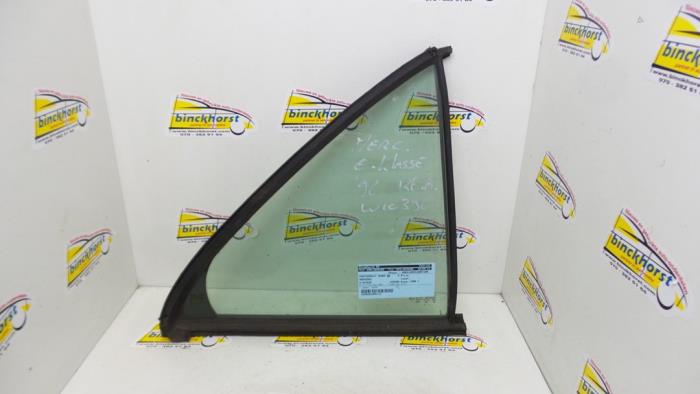 Usados Ventanilla triangular derecha detrás Mercedes E (W210) 2.2 E-220D 16V Precio € 26,25 Norma de margen ofrecido por Binckhorst BV