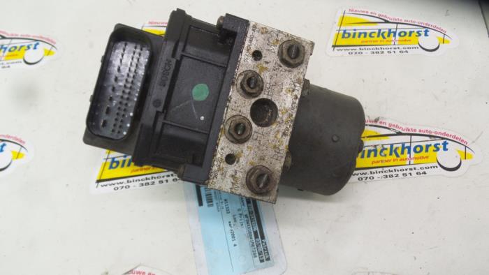 Usagé Pompe ABS Ford Mondeo III Wagon 1.8 16V Prix € 84,00 Règlement à la marge proposé par Binckhorst BV