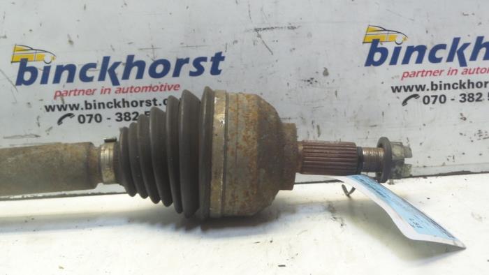 Drivaxel, vänster fram från en Renault Laguna II Grandtour (KG) 2.2 dCi 150 16V 2003