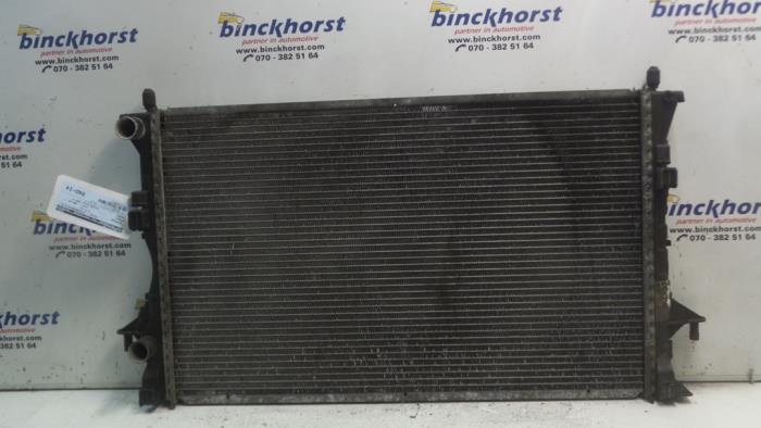 Used Radiator Renault Laguna II Grandtour (KG) 2.2 dCi 150 16V Price € 36,75 Margin scheme offered by Binckhorst BV