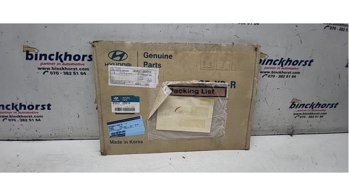 Nuevos Ventanilla triangular derecha detrás Hyundai Elantra Precio € 44,47 IVA incluido ofrecido por Binckhorst BV