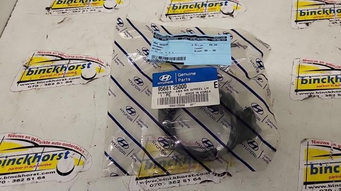 Nuevos Sensor ABS Hyundai Accent Precio € 52,60 IVA incluido ofrecido por Binckhorst BV