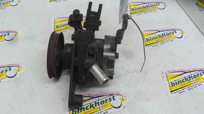 Begagnade Servostyrningspump Daihatsu Gran Move 1.6 16V Pris € 73,50 Marginaltabell erbjuds av Binckhorst BV