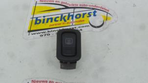 Usados Interruptor de calefactor luneta Daihatsu Cuore (L251/271/276) 1.0 12V Precio € 10,50 Norma de margen ofrecido por Binckhorst BV