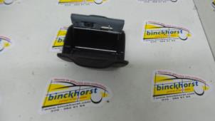 Gebrauchte Aschenbecher vorne Daihatsu Cuore (L251/271/276) 1.0 12V Preis € 10,50 Margenregelung angeboten von Binckhorst BV