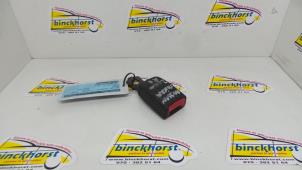 Usagé Insertion ceinture de sécurité avant droite Nissan Micra Prix € 21,00 Règlement à la marge proposé par Binckhorst BV